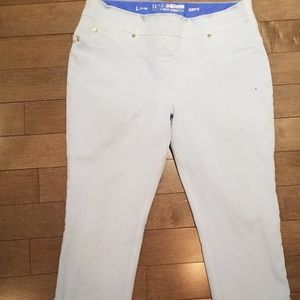 Nygard slims capris 14/16